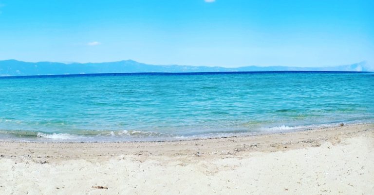 Παραλία Σχοινιά Λιβανάτες
